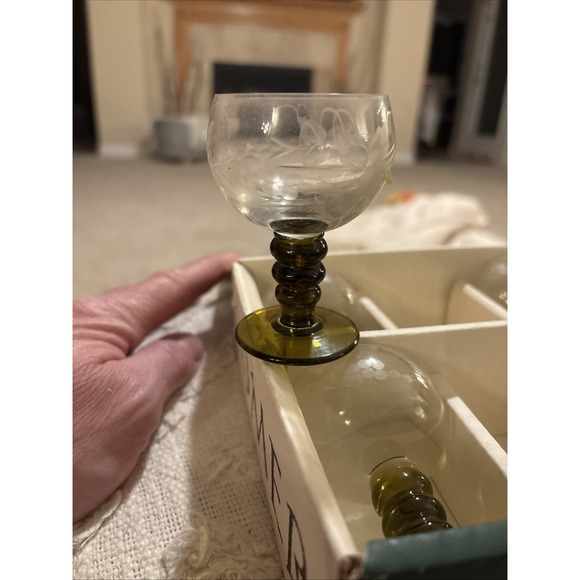 NIB Vintage Romer Austria Piccolo Etched Crystal Green‎ Stem Cordial Glasses - Picture 3 of 4